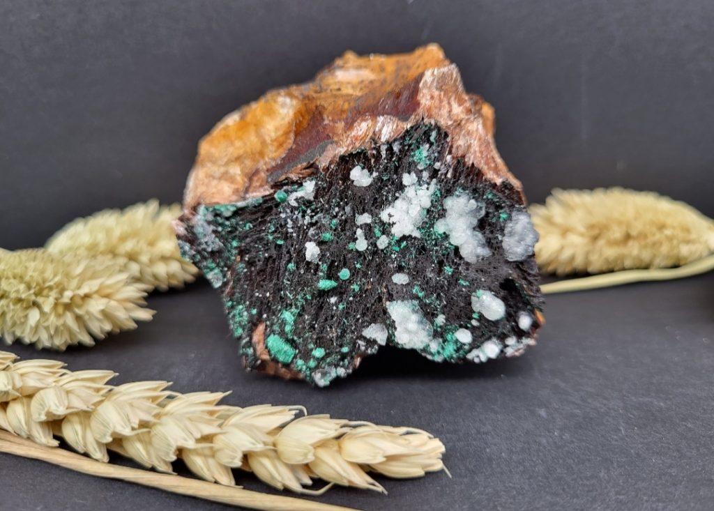 Malahit in kalcit na baritu