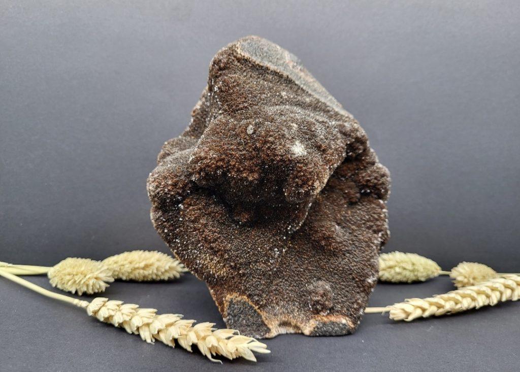 Septarija – naravni kristali v geodi, zadnja stran brušena