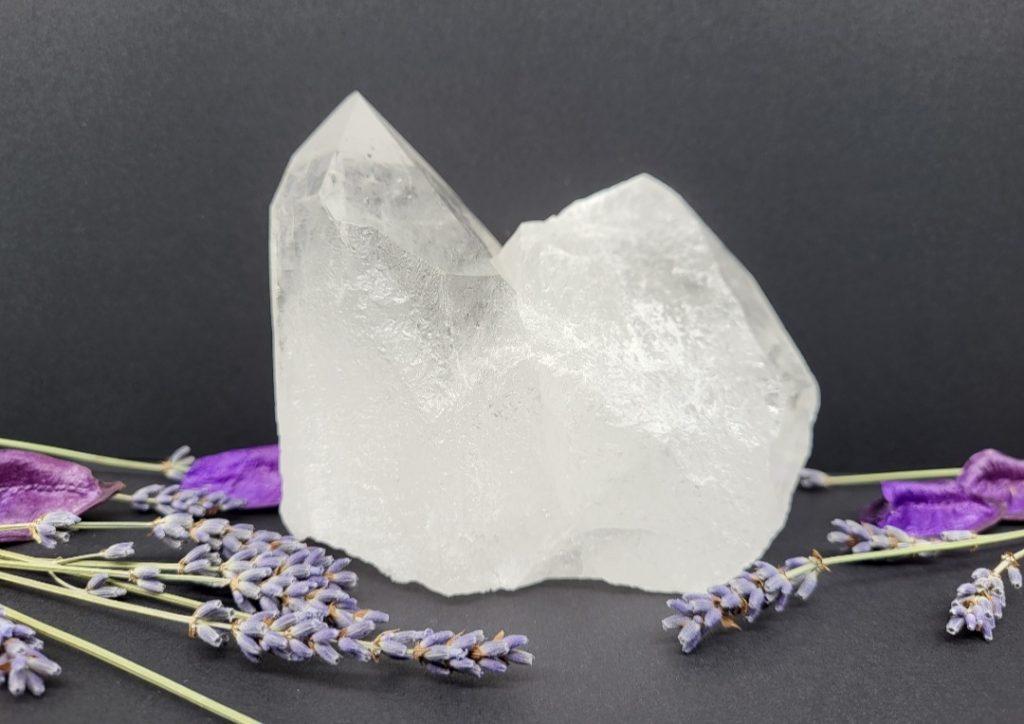 Kamena strela *57 - naravni mineral kristal