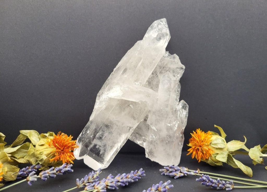 Kamena strela *23 - naravni mineral kristal