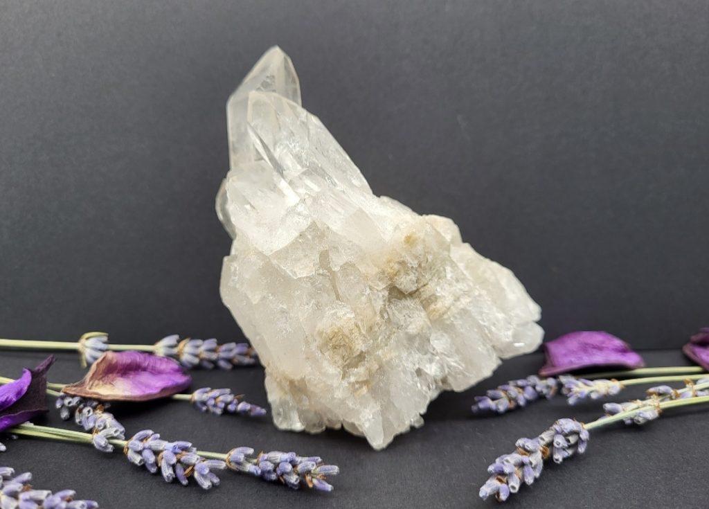 Kamena strela *81 - naravni mineral kristal