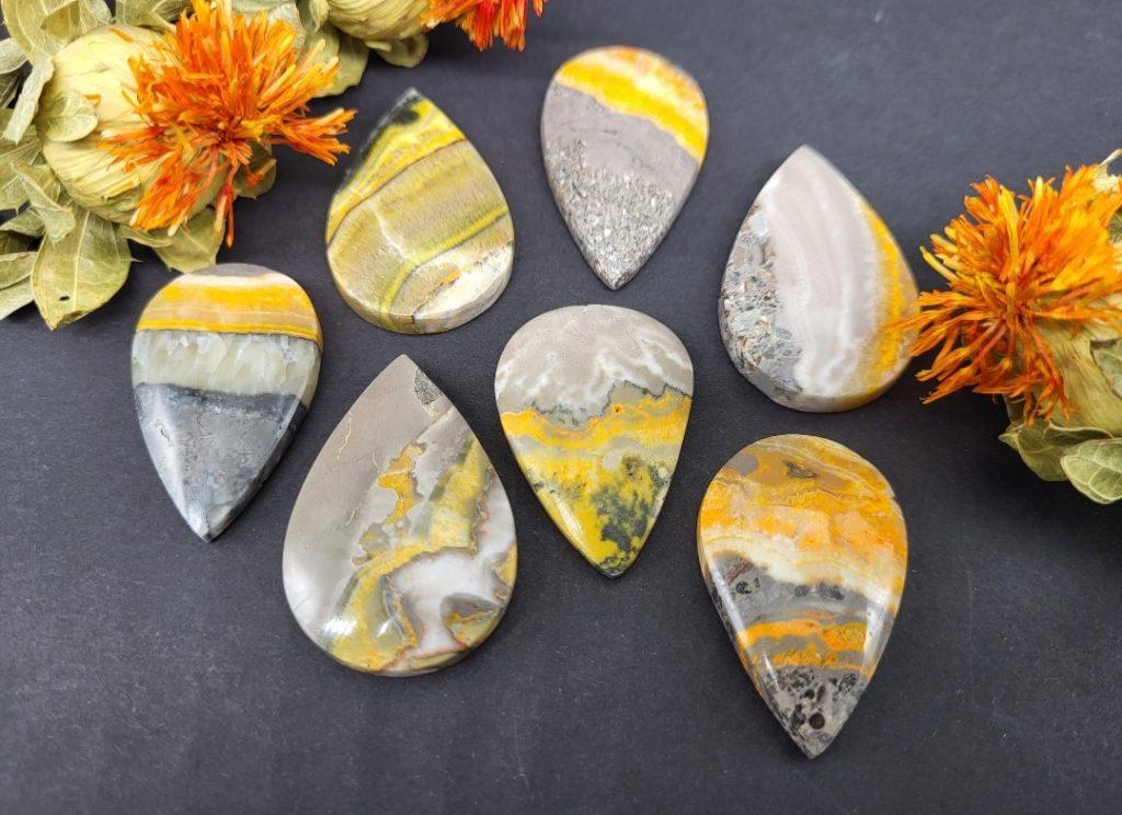 Čebelji jaspis solzica