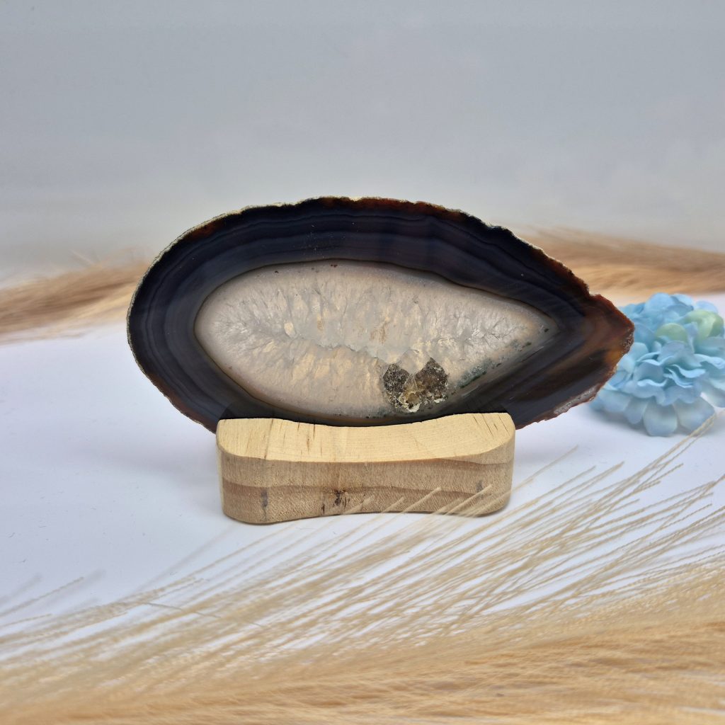 Ahat plou0161u010da (AP12) - naravni mineral kristal