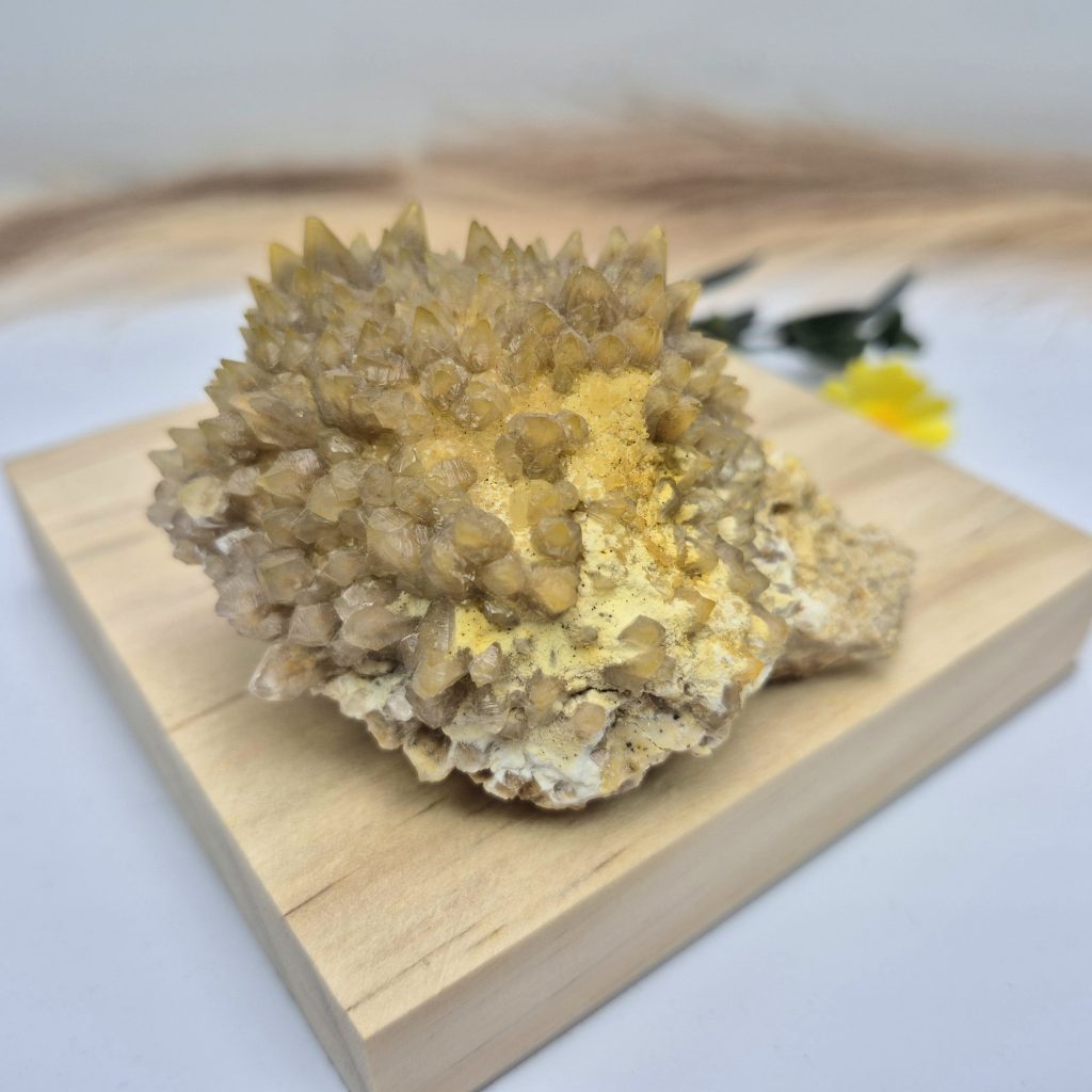 Kalcit - naravni mineral kristal