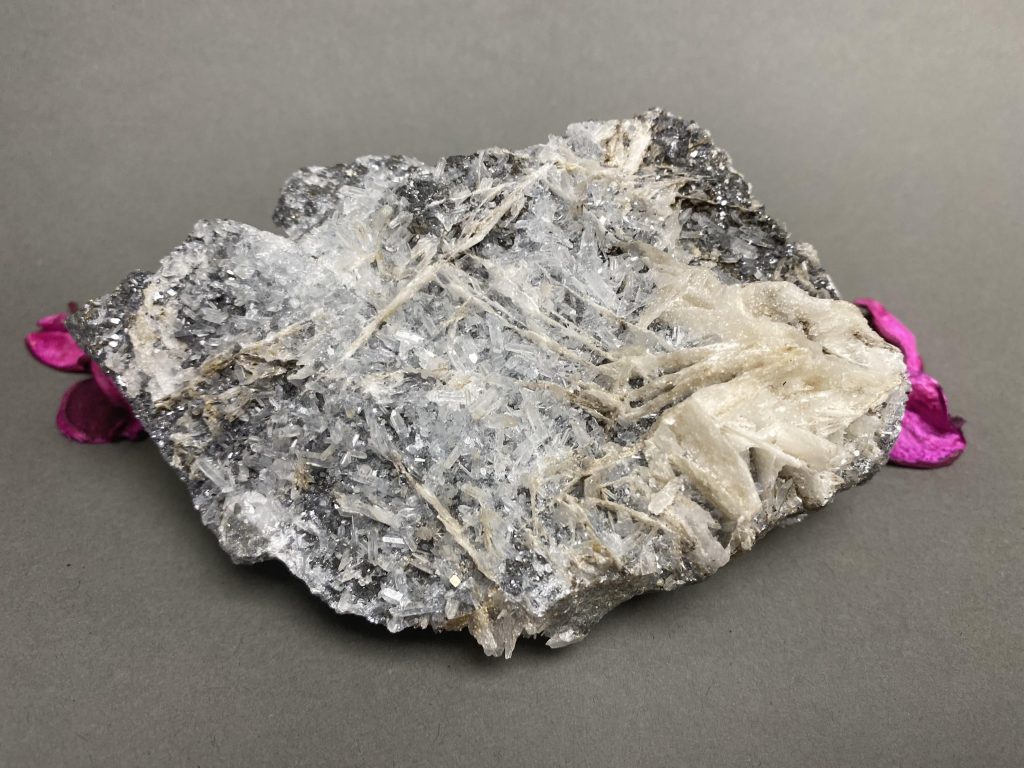 Barit – Sfalerhit – Galenit – Kremen - naravni mineral kristal