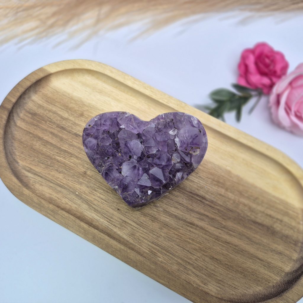 Ametist srce - naravni mineral kristal
