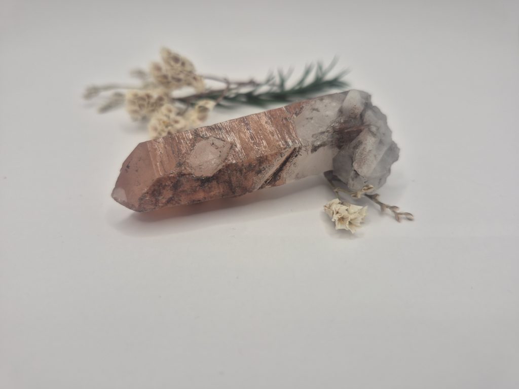 Rdeu010di kremen - naravni mineral kristal