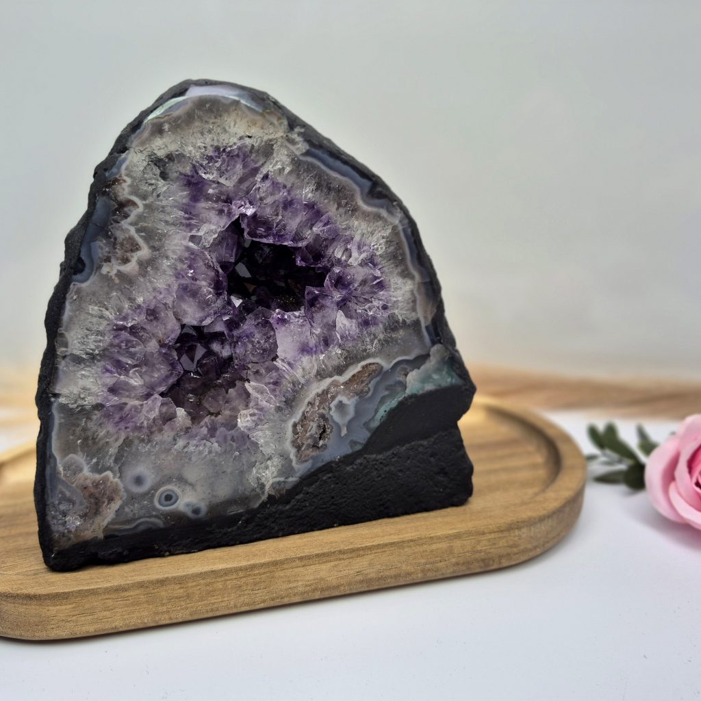 Ametist geoda – (GA3) - naravni mineral kristal