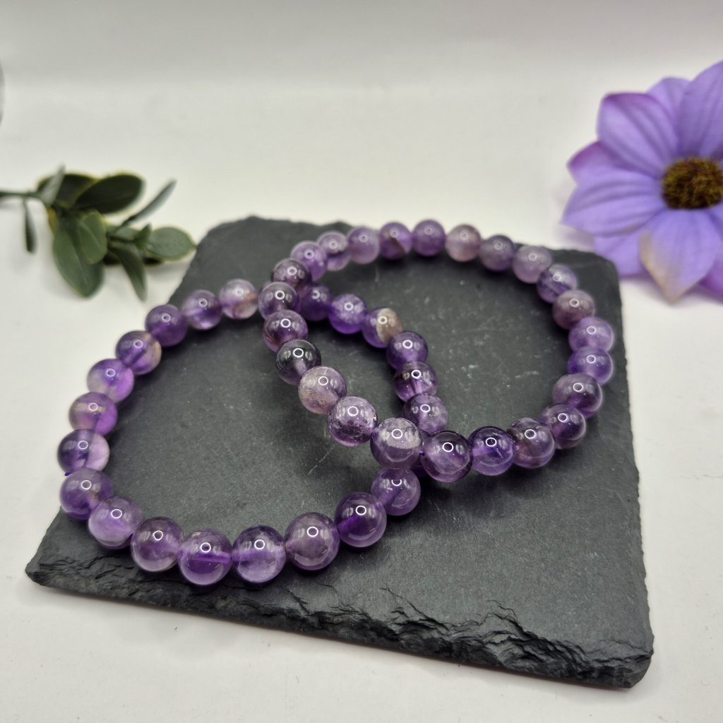 Ametist zapestnica - naravni mineral kristal